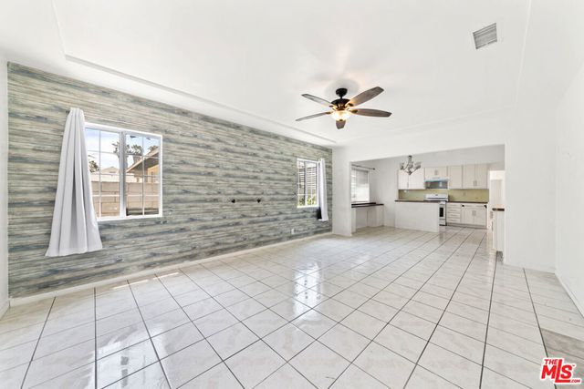 4927 W 99th Street, Inglewood