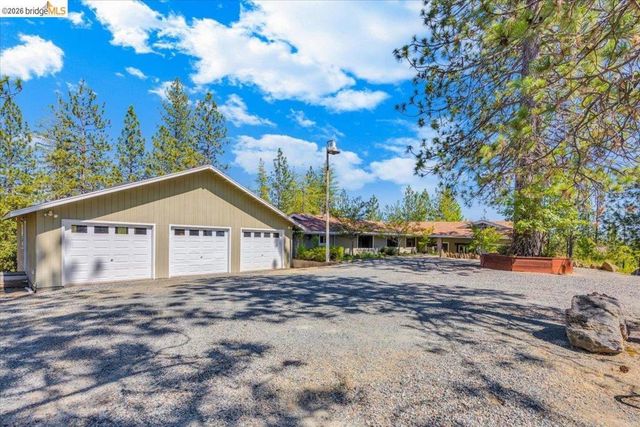 10421 Dexter Ln, Coulterville