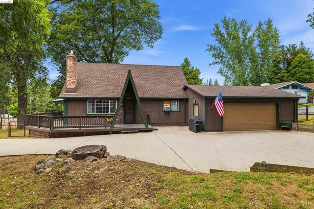 21816 Feather River Dr, Sonora