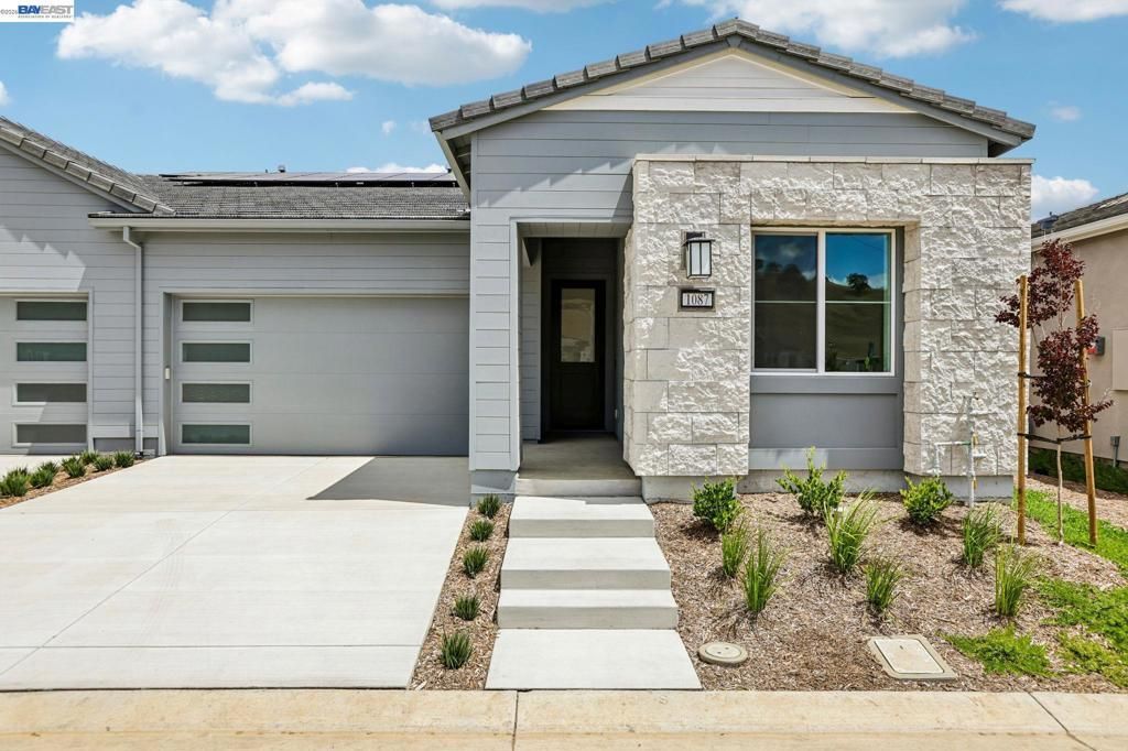1087 Riverbend Drive, Brentwood