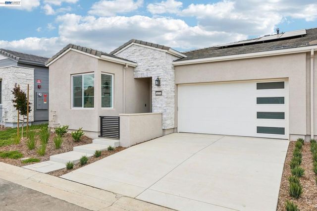 1079 Riverbend Drive, Brentwood