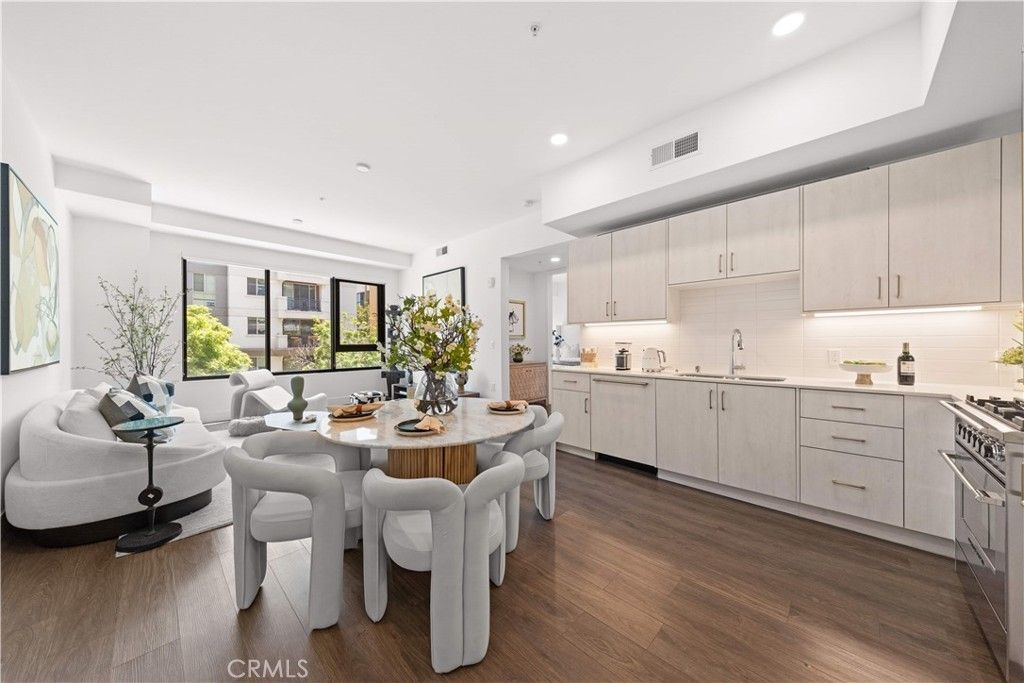 709 E Walnut Street # 227, Pasadena