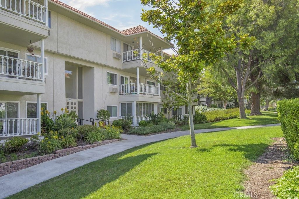 2400 Via Mariposa # 1a, Laguna Woods