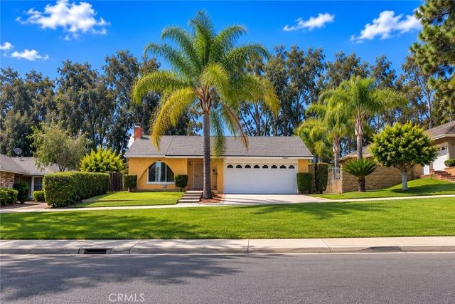2265 Mcneil, Corona