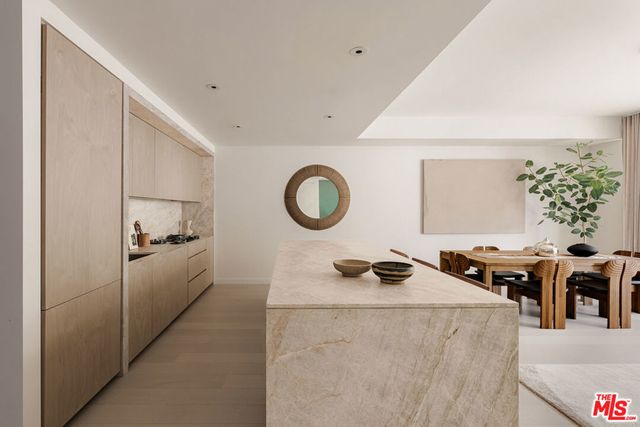 9200 Wilshire Boulevard # 504e, Beverly Hills