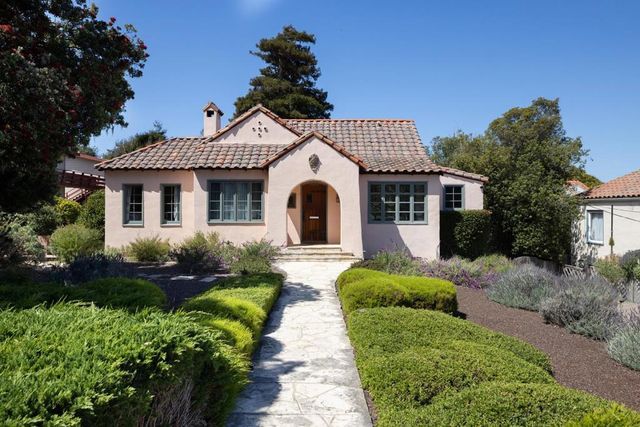 938 Lighthouse Avenue, Pacific Grove