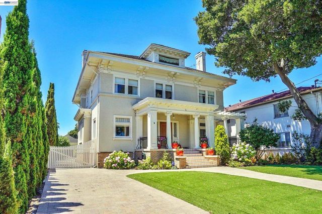 2056 Santa Clara Ave, Alameda