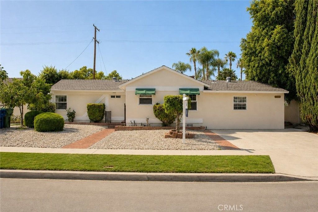 17144 Burton Street, Lake Balboa