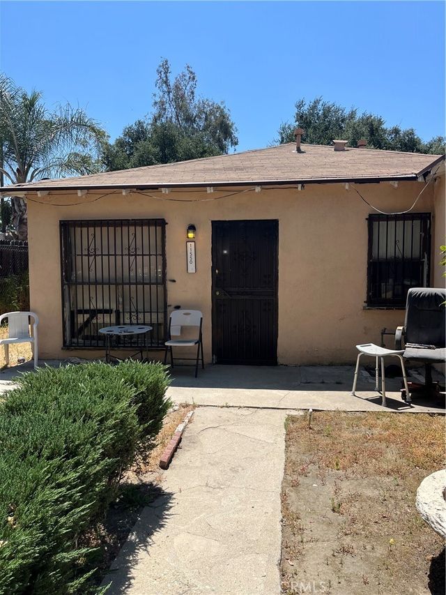 11550 Kamloops, Sylmar