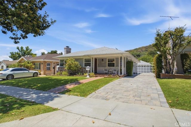 2049 E Glenoaks, Glendale