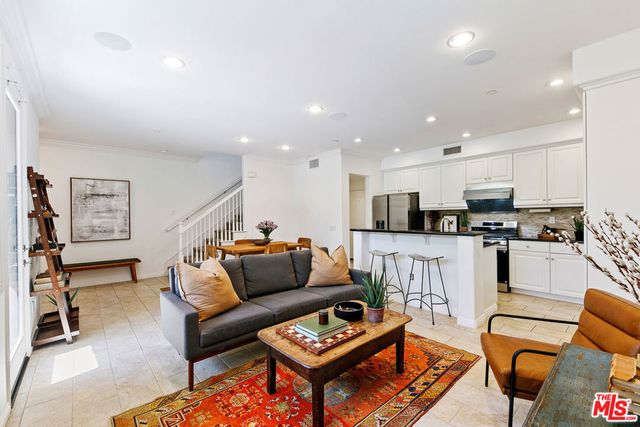 1572 Silver Shadow Drive, Newbury Park