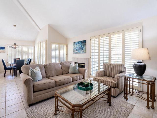 43710 Avenida Alicante, Palm Desert