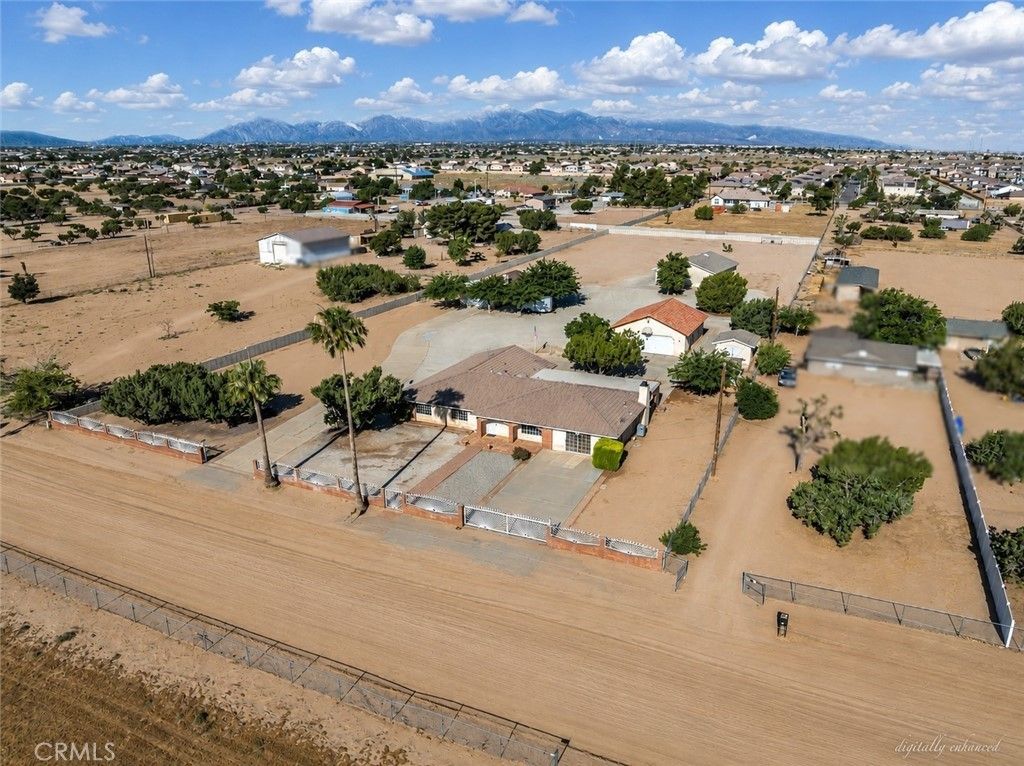 8756 Oakwood, Hesperia