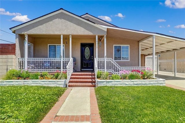 17513 Tiara Street, Encino