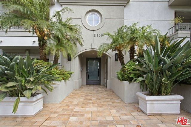 11908 Darlington Avenue # 203, Los Angeles