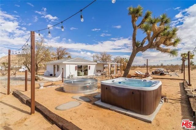 1616 Sunset Mesa Road, Landers