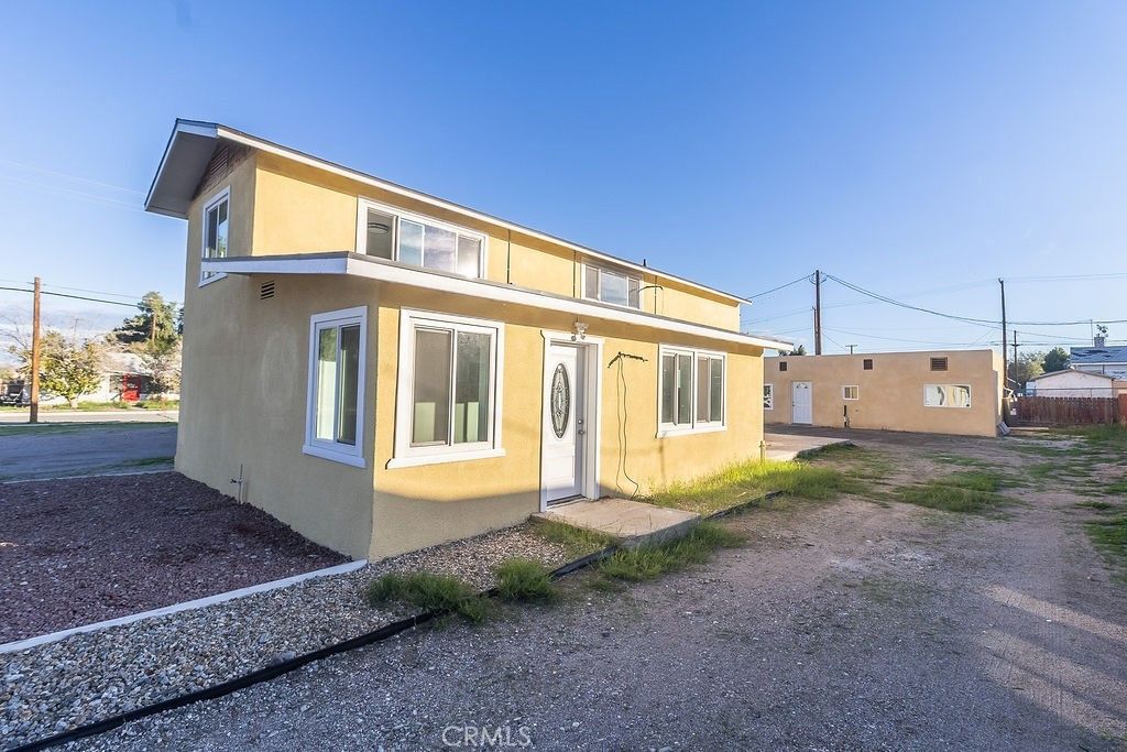 107 Walnut, Needles