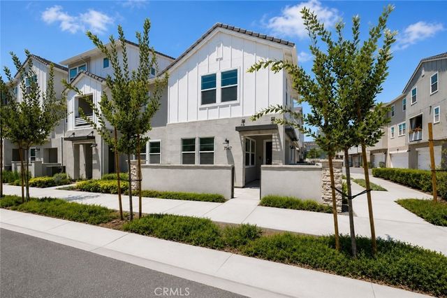 7541 Caspia Court, Chino