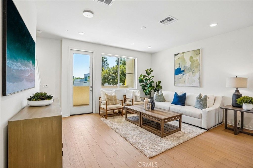 5876 Linden Ave Avenue # 9, Long Beach
