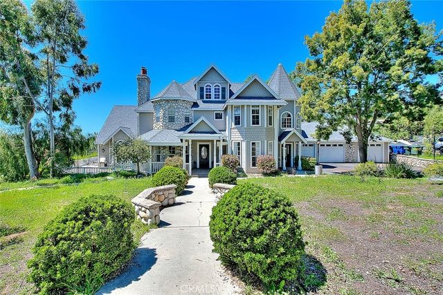 750 Jericho, Fallbrook