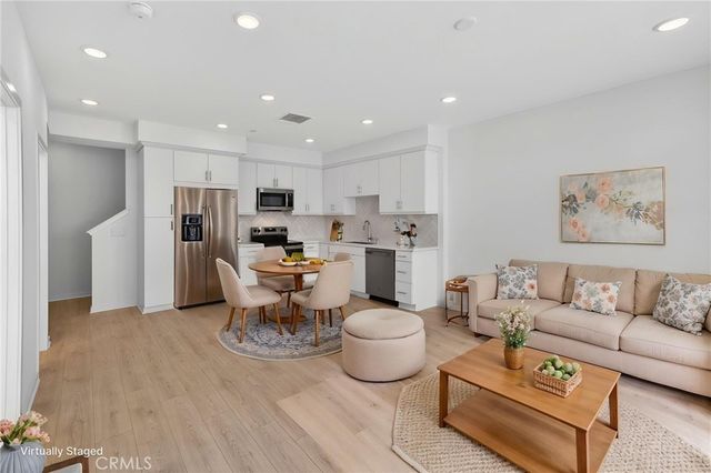 728 Tropicana Place, Covina