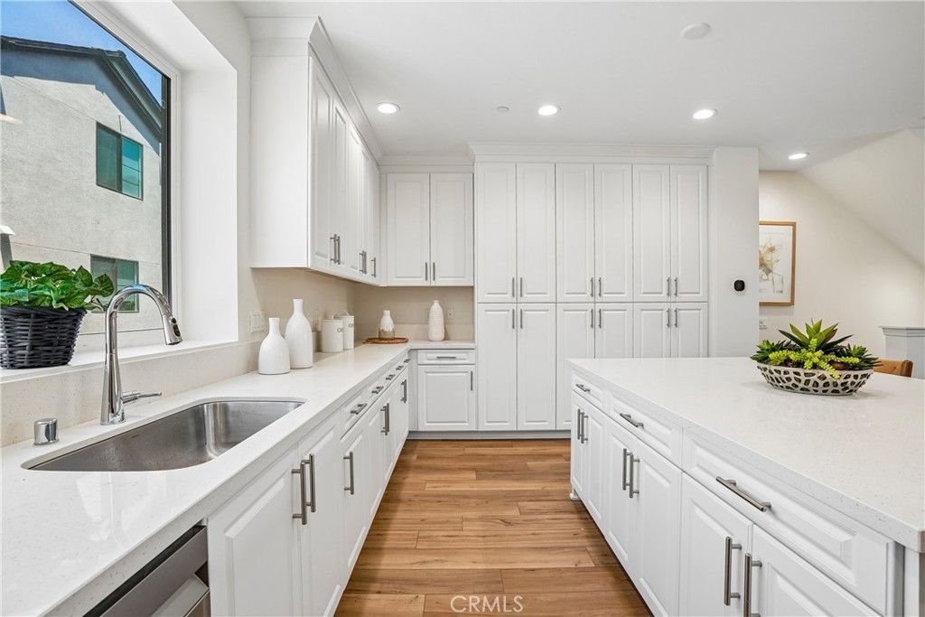 5876 Linden Ave Avenue # 6, Long Beach
