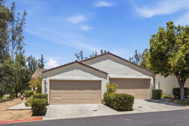 29402 Circle R Greens Dr, Escondido