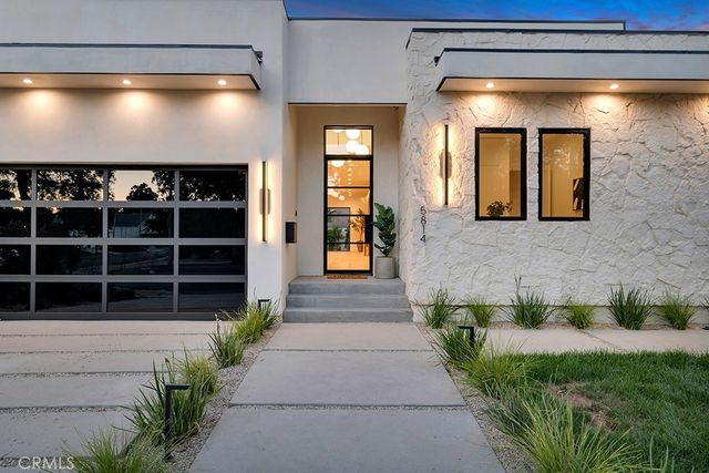 5814 Graves Avenue, Encino