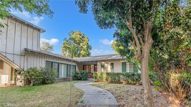 154 S Lima Street, Sierra Madre