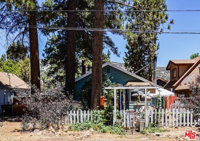 813 E Mountain View Boulevard, Big Bear City