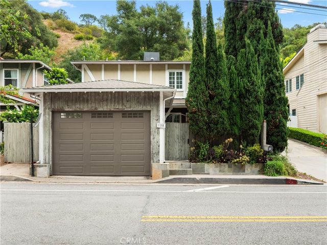 1118 N Beverly Glen Boulevard, Los Angeles