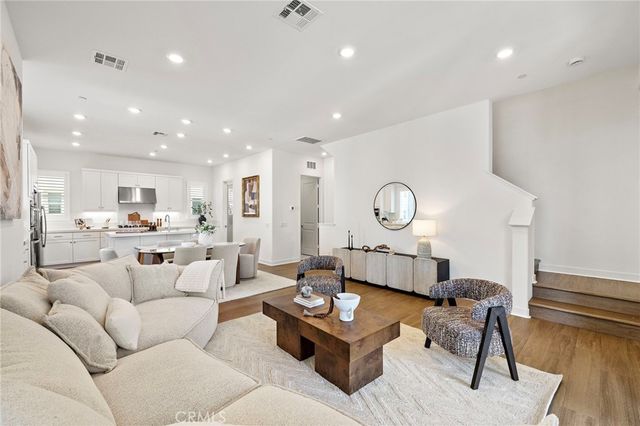 259 Lynx, Irvine