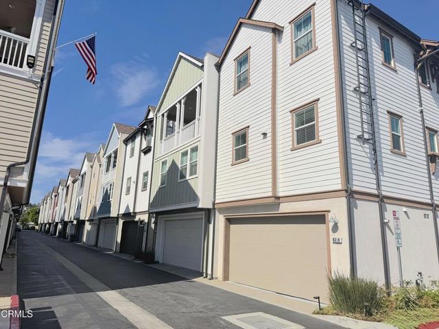 8314 N Peyton Way, West Hills