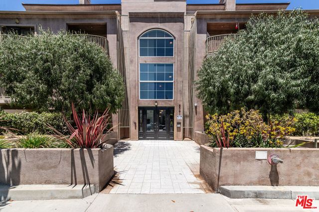 8541 Alcott Street # 101, Los Angeles