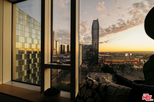 889 Francisco Street # 1801, Los Angeles