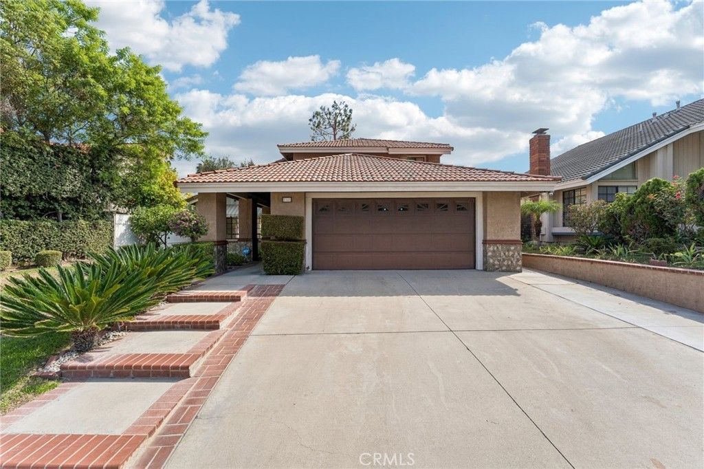 16 Sunset Ridge, Pomona