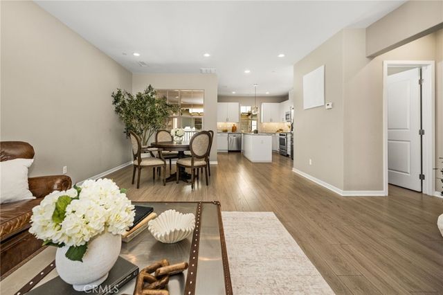 111 Tallowood, Irvine
