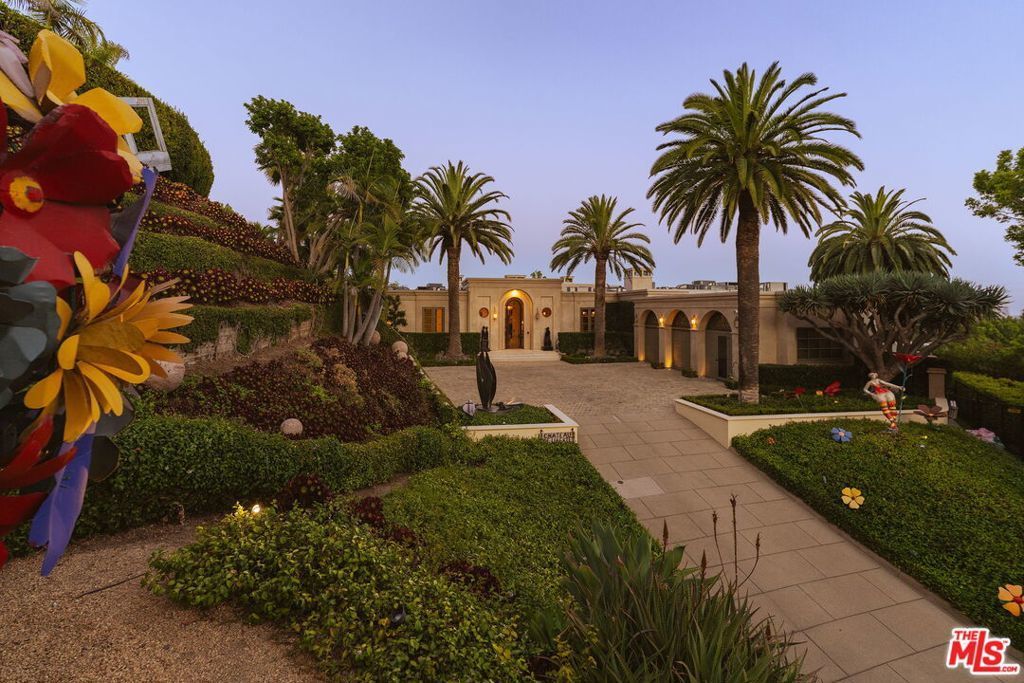 1140 Laurel Way, Beverly Hills