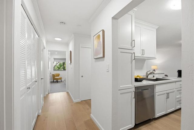 226 W Edith Avenue # 33, Los Altos