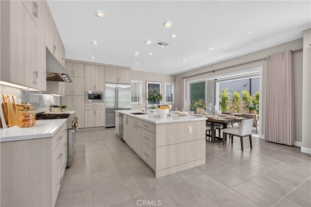 120 Mulberry, Lake Forest