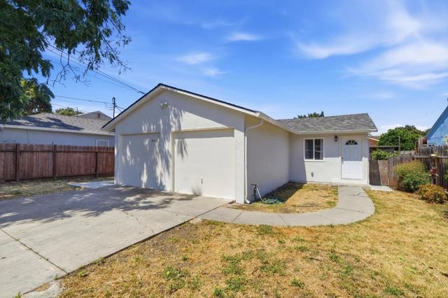 2369 Oakwood Drive, East Palo Alto