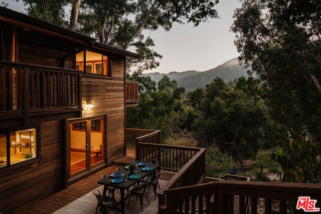 517 Canon View Trail, Topanga