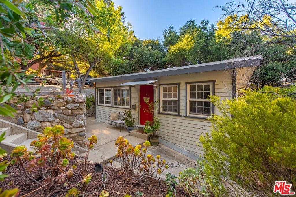 21849 Canon Drive, Topanga