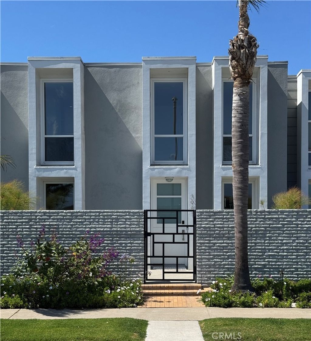 3981 Warner Avenue, Huntington Beach