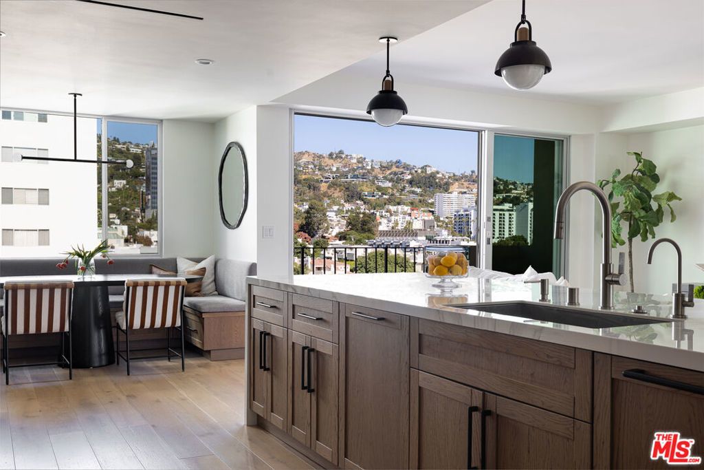 818 N Doheny Drive # 1001, West Hollywood