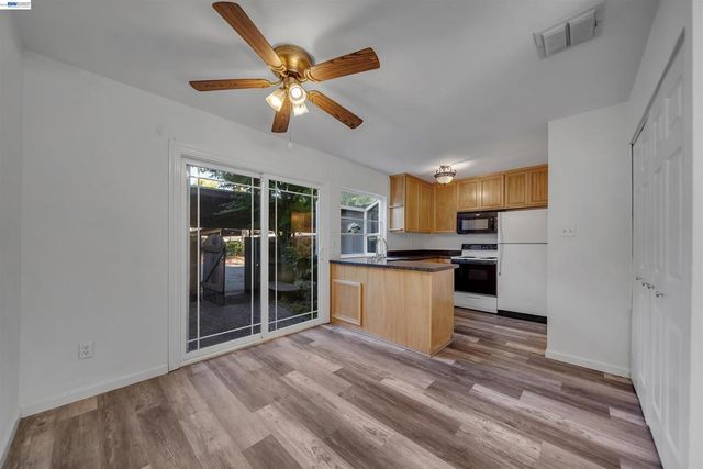 8848 La Riviera Dr # B, Sacramento