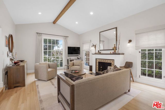 2330 Midvale Avenue, Los Angeles