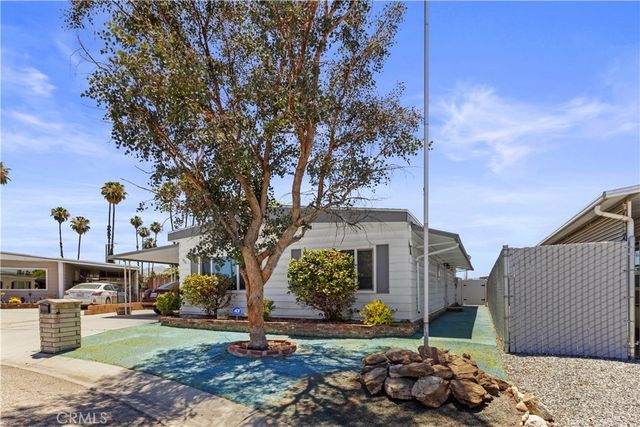 1711 Santo Domingo, Hemet
