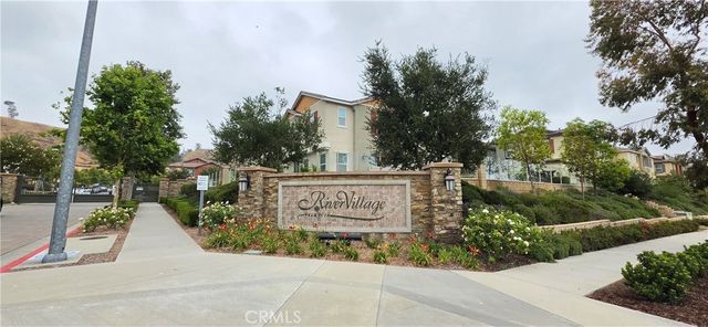 22041 Barrington Way, Saugus