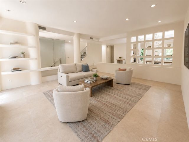 2451 Century, Los Angeles